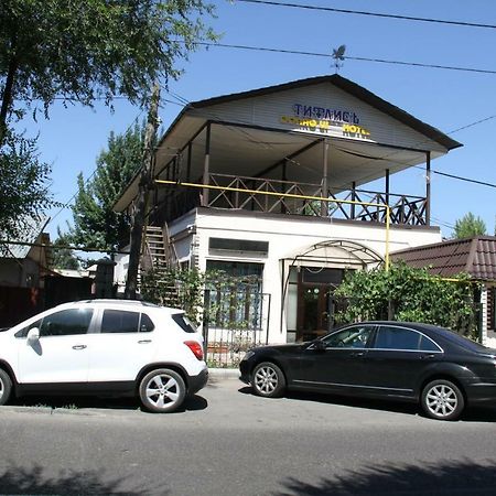 Tiflis Hotel Almaty Ngoại thất bức ảnh